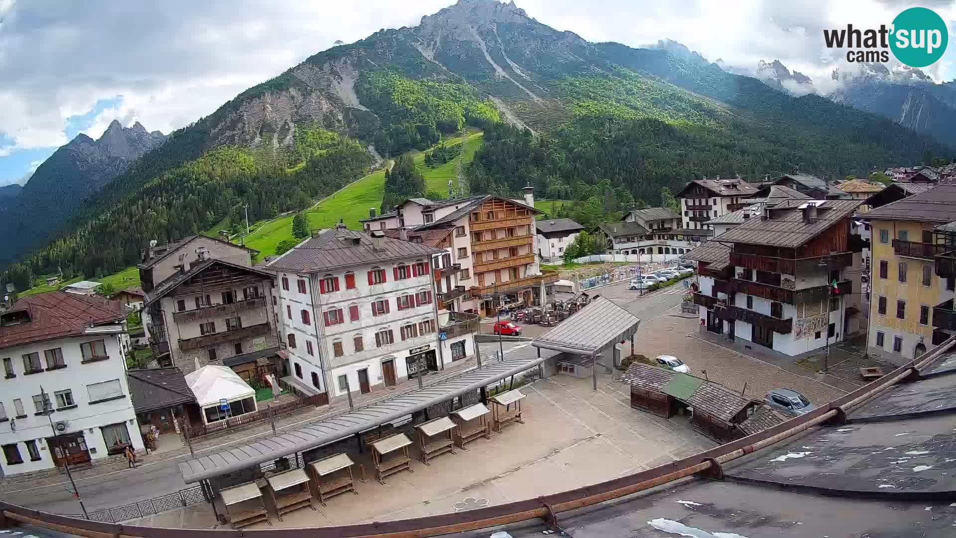 Piazza centrale di Forni di Sopra