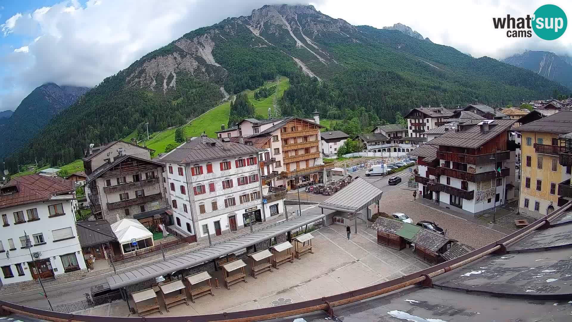 Piazza centrale di Forni di Sopra