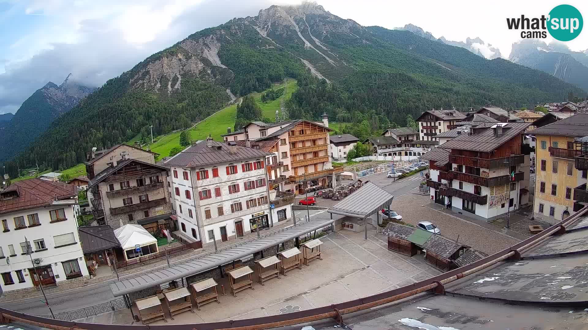 Plaza principal de Forni di Sopra