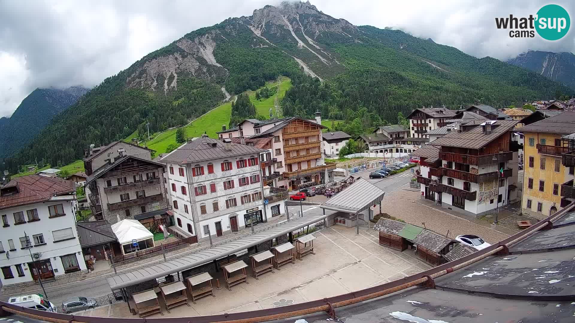 Piazza centrale di Forni di Sopra