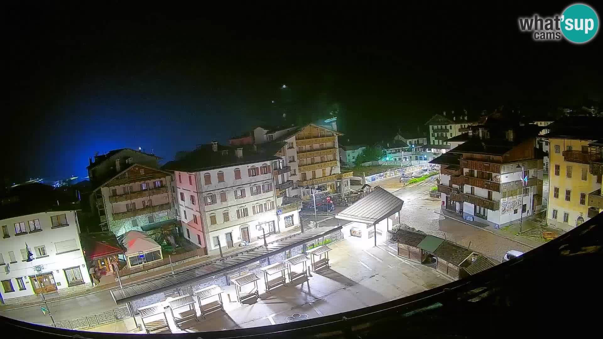 Piazza centrale di Forni di Sopra