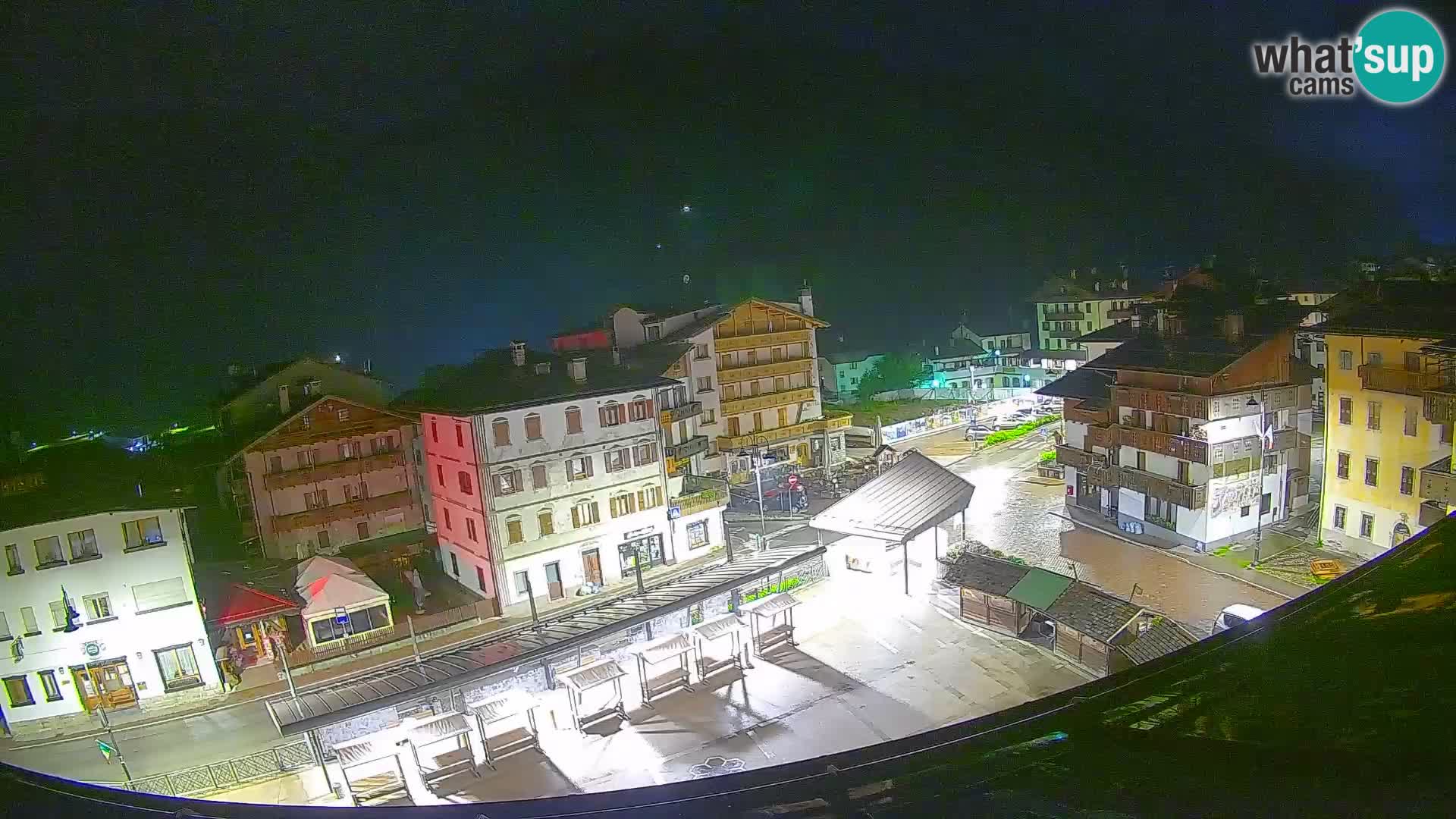 Plaza principal de Forni di Sopra