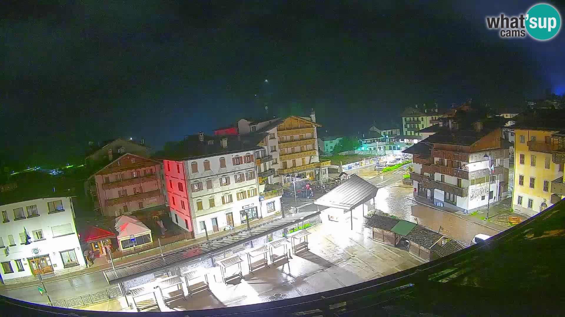 Piazza centrale di Forni di Sopra