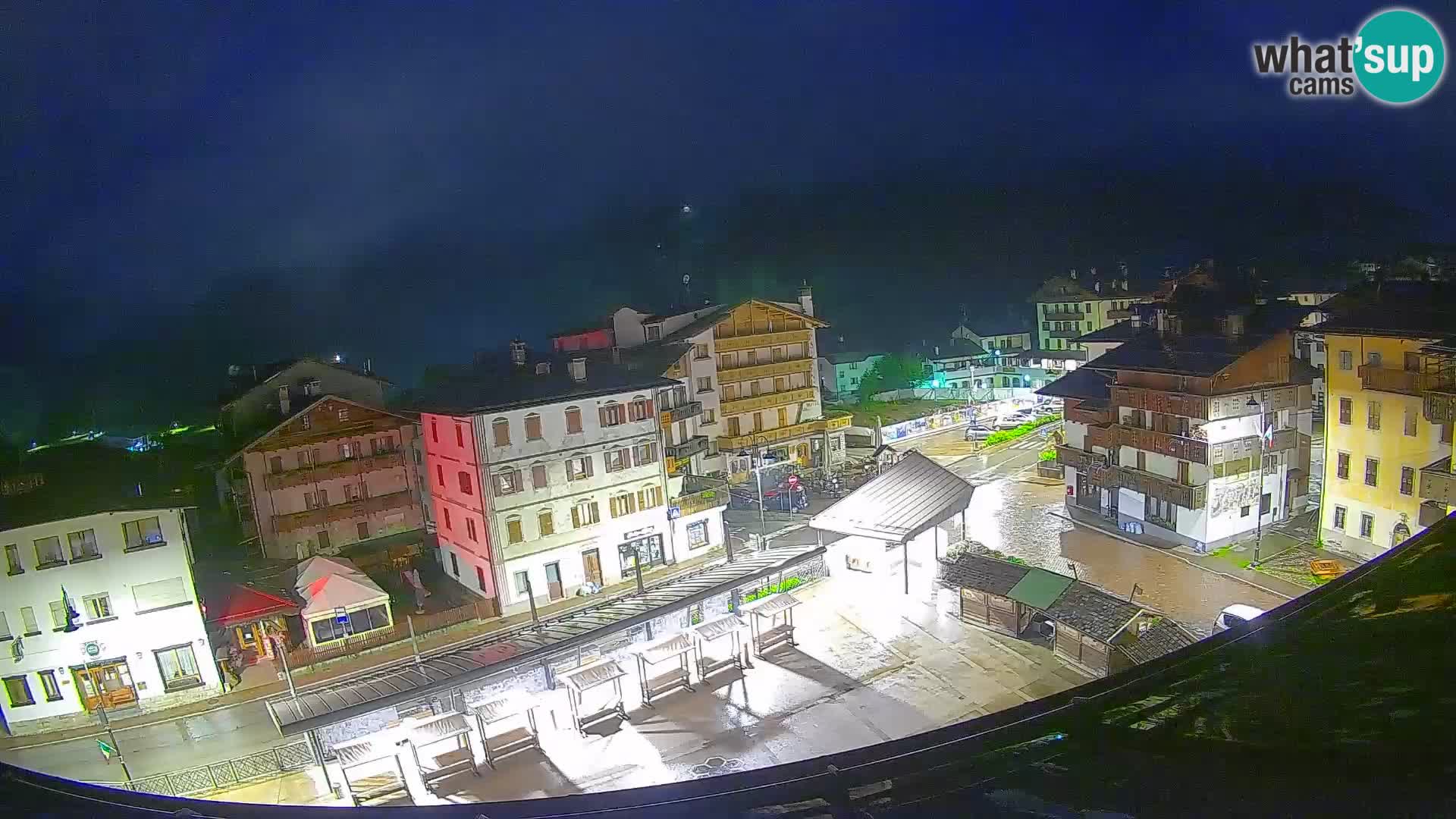 Piazza centrale di Forni di Sopra
