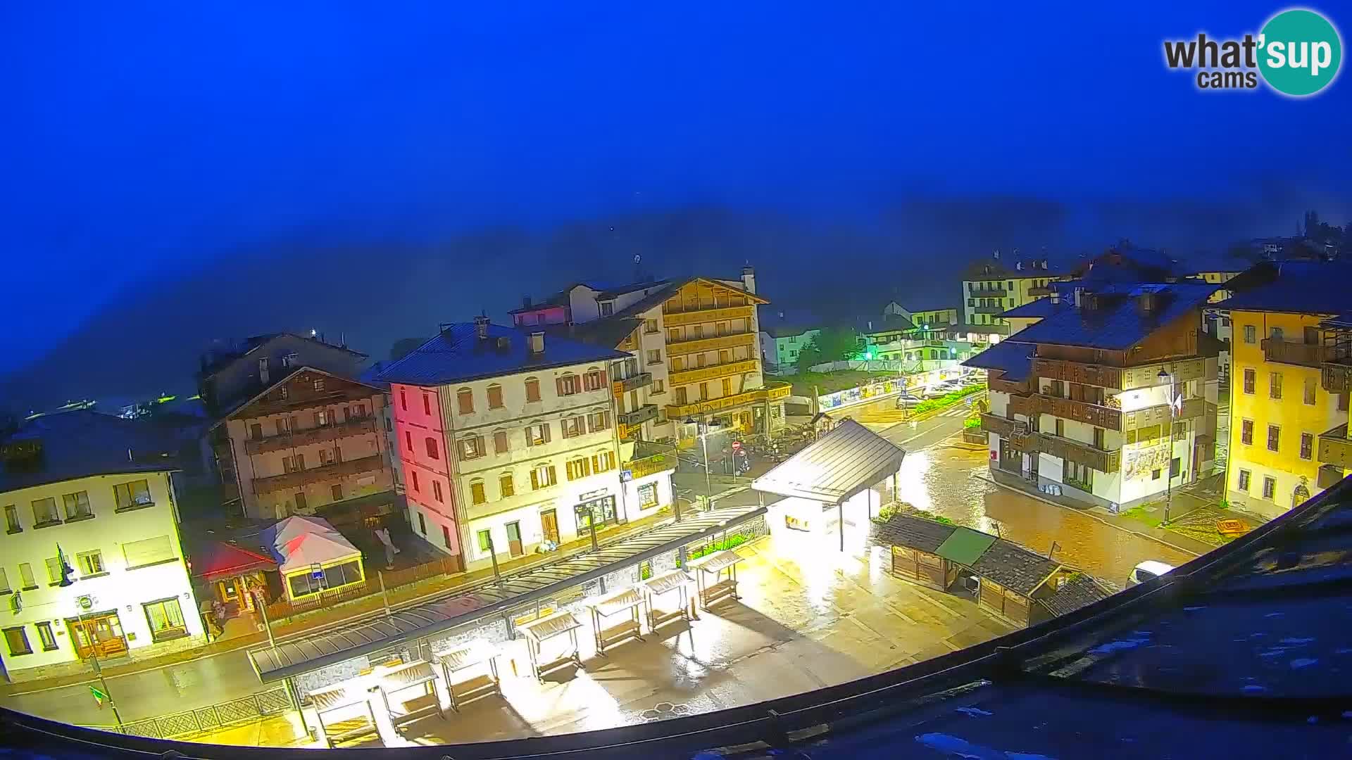 Piazza centrale di Forni di Sopra