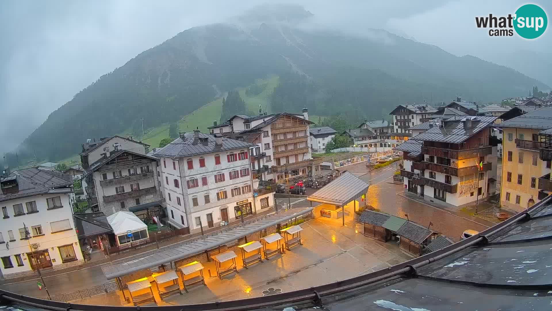 Piazza centrale di Forni di Sopra