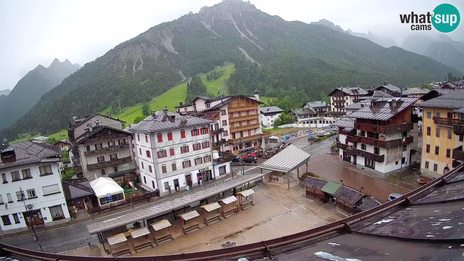 Plaza principal de Forni di Sopra