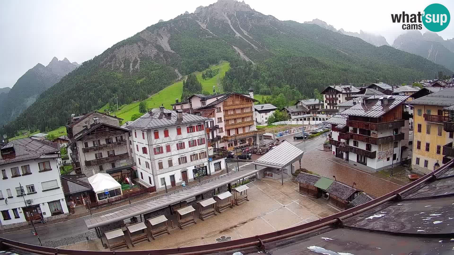 Piazza centrale di Forni di Sopra