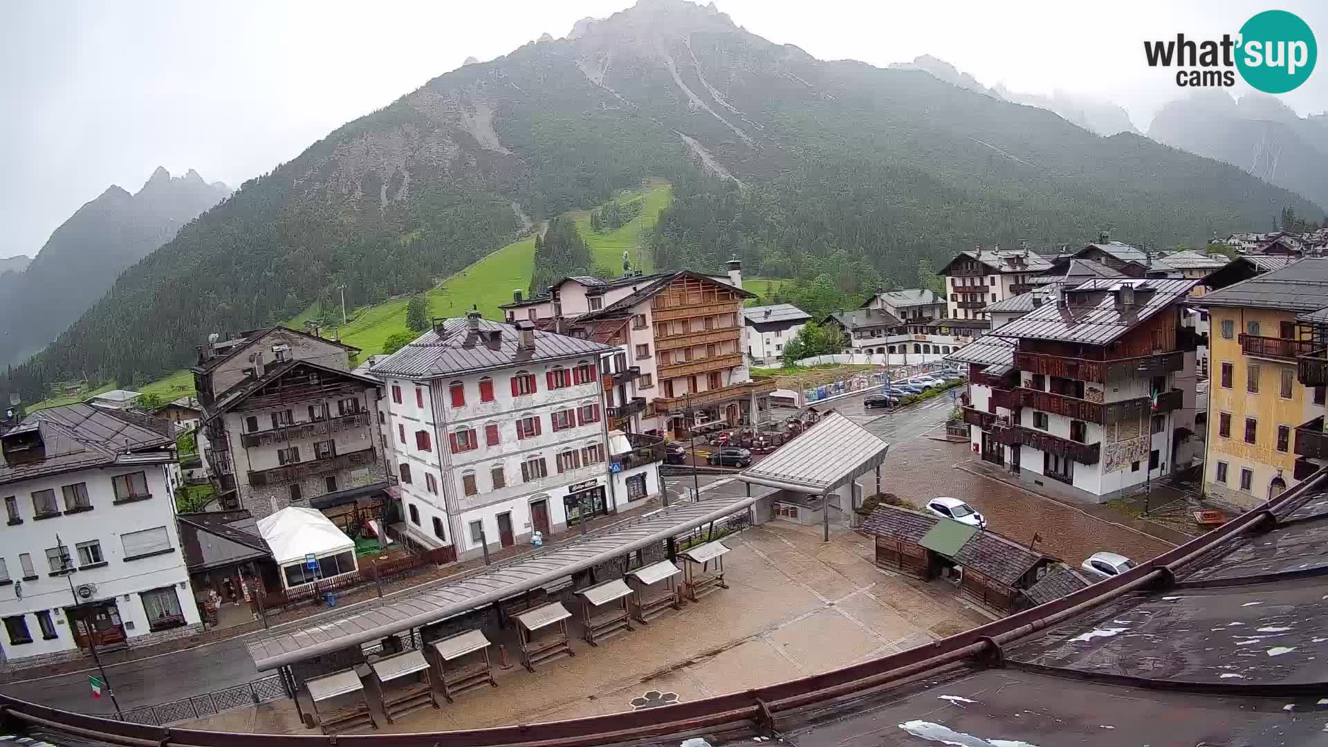 Piazza centrale di Forni di Sopra