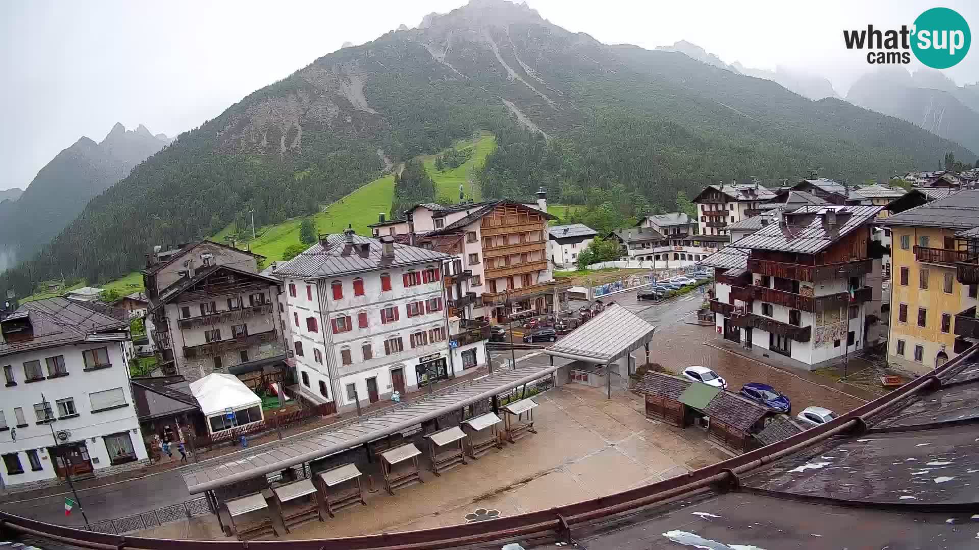 Piazza centrale di Forni di Sopra