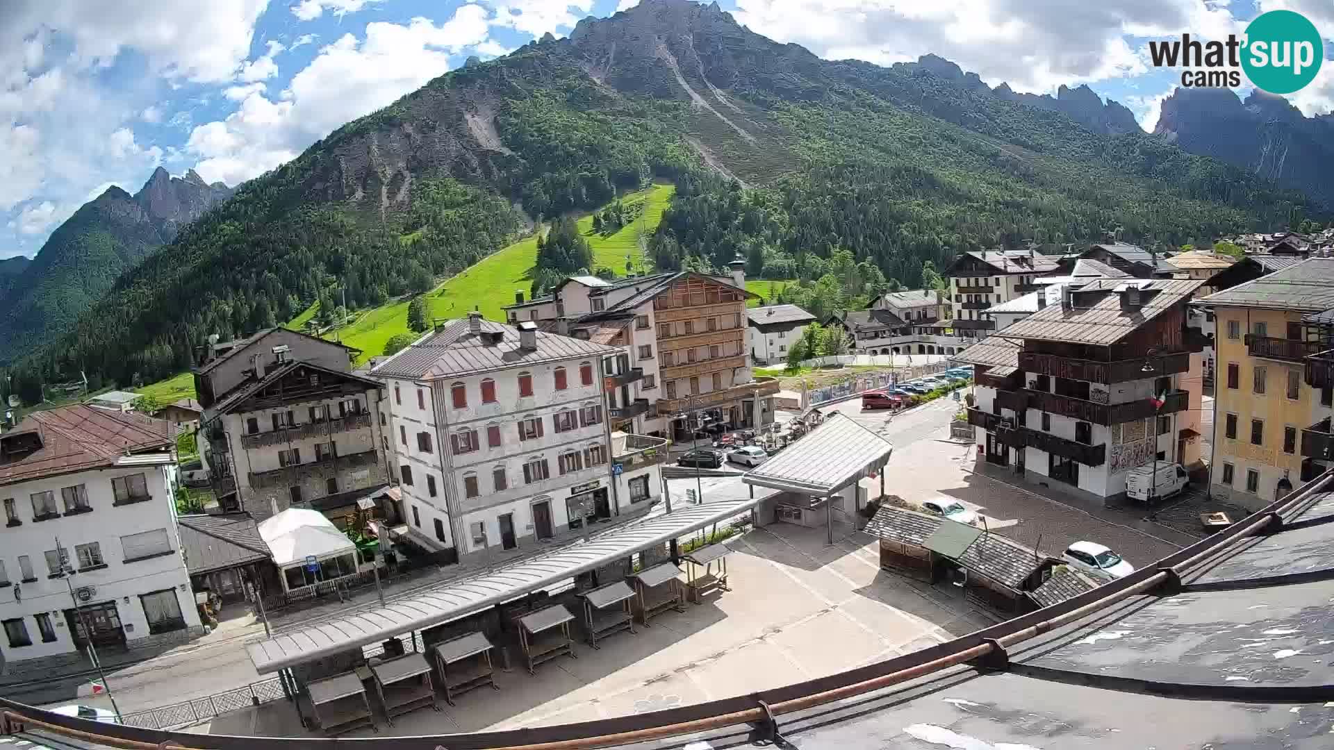 Plaza principal de Forni di Sopra
