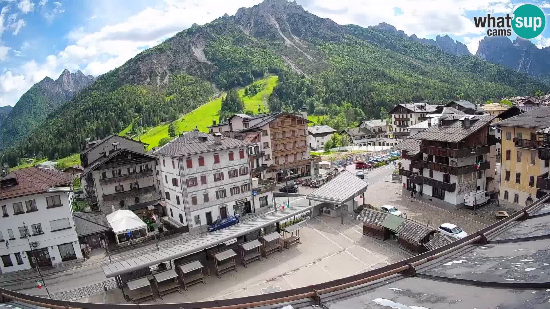 Plaza principal de Forni di Sopra