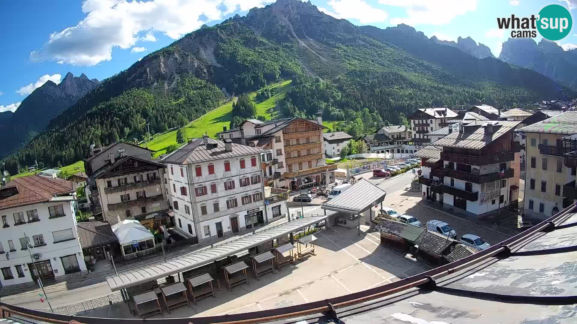 Piazza centrale di Forni di Sopra