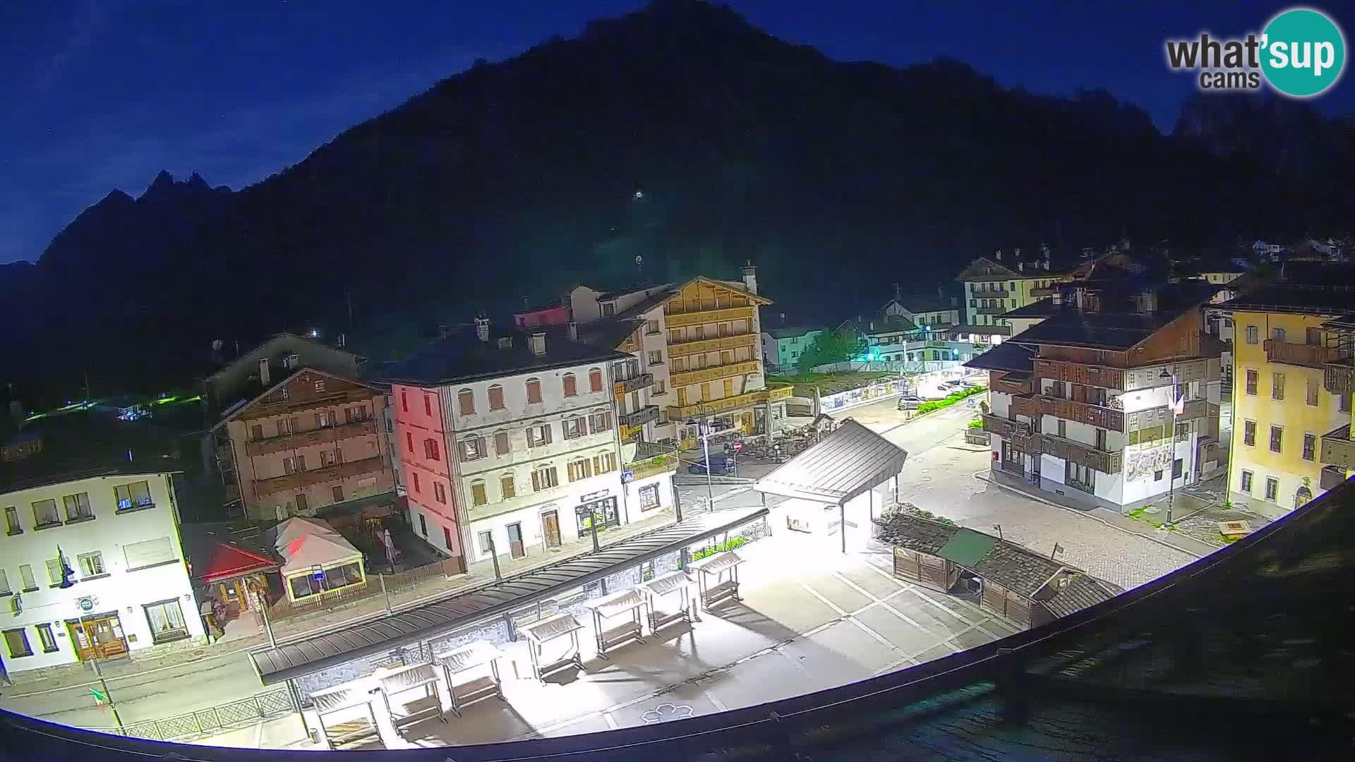 Piazza centrale di Forni di Sopra