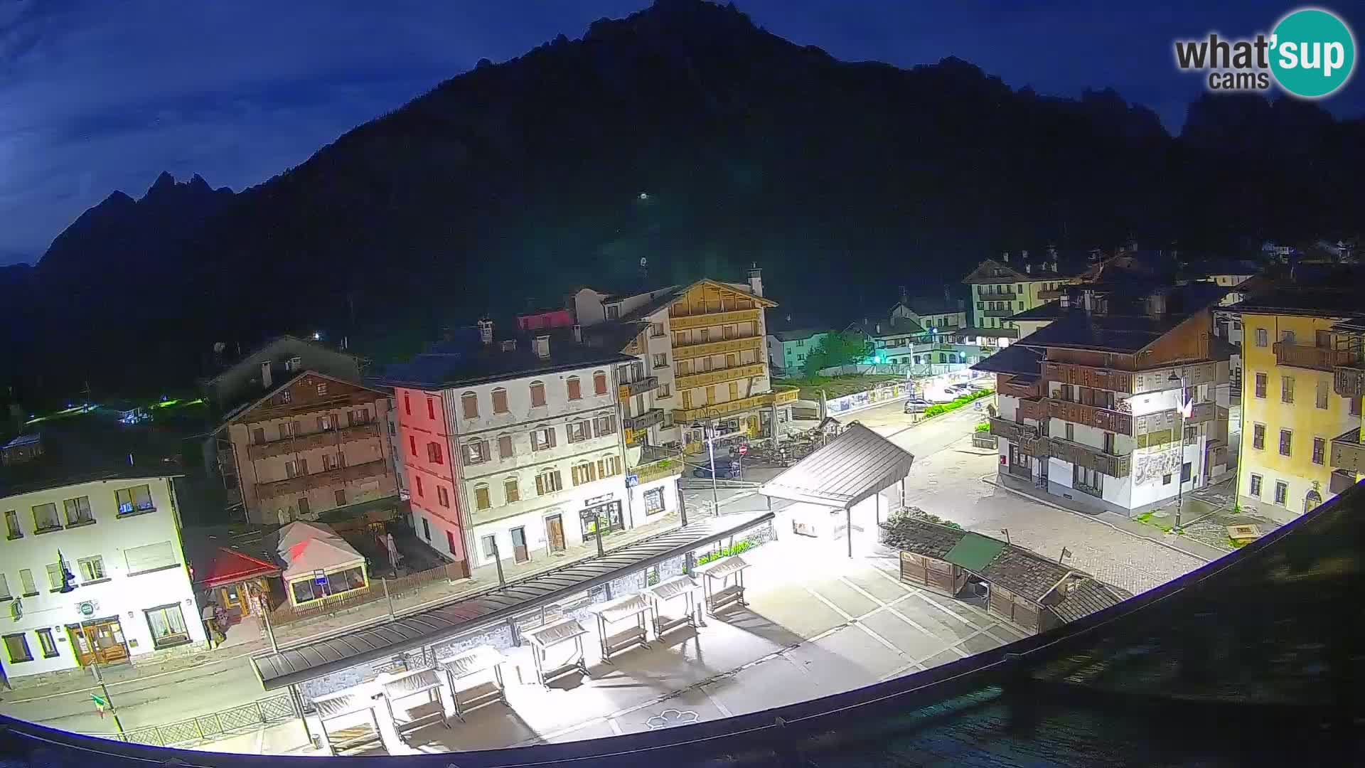 Plaza principal de Forni di Sopra