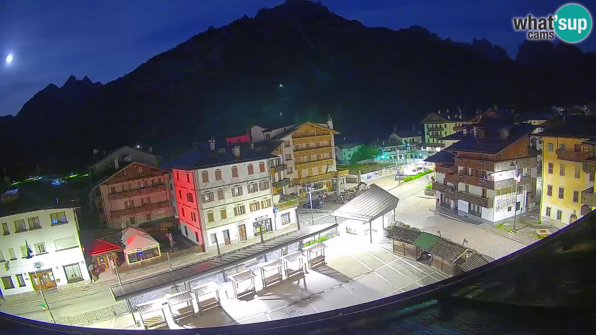 Piazza centrale di Forni di Sopra