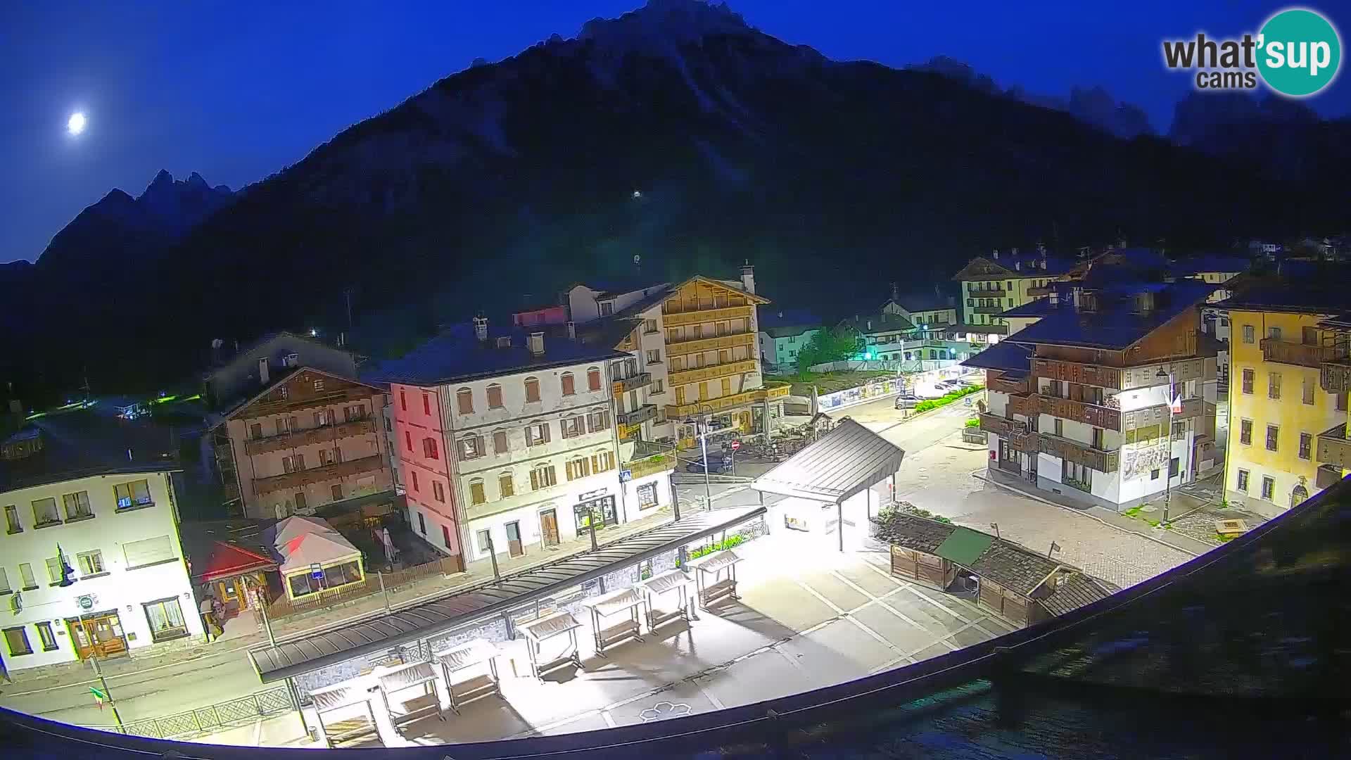 Piazza centrale di Forni di Sopra