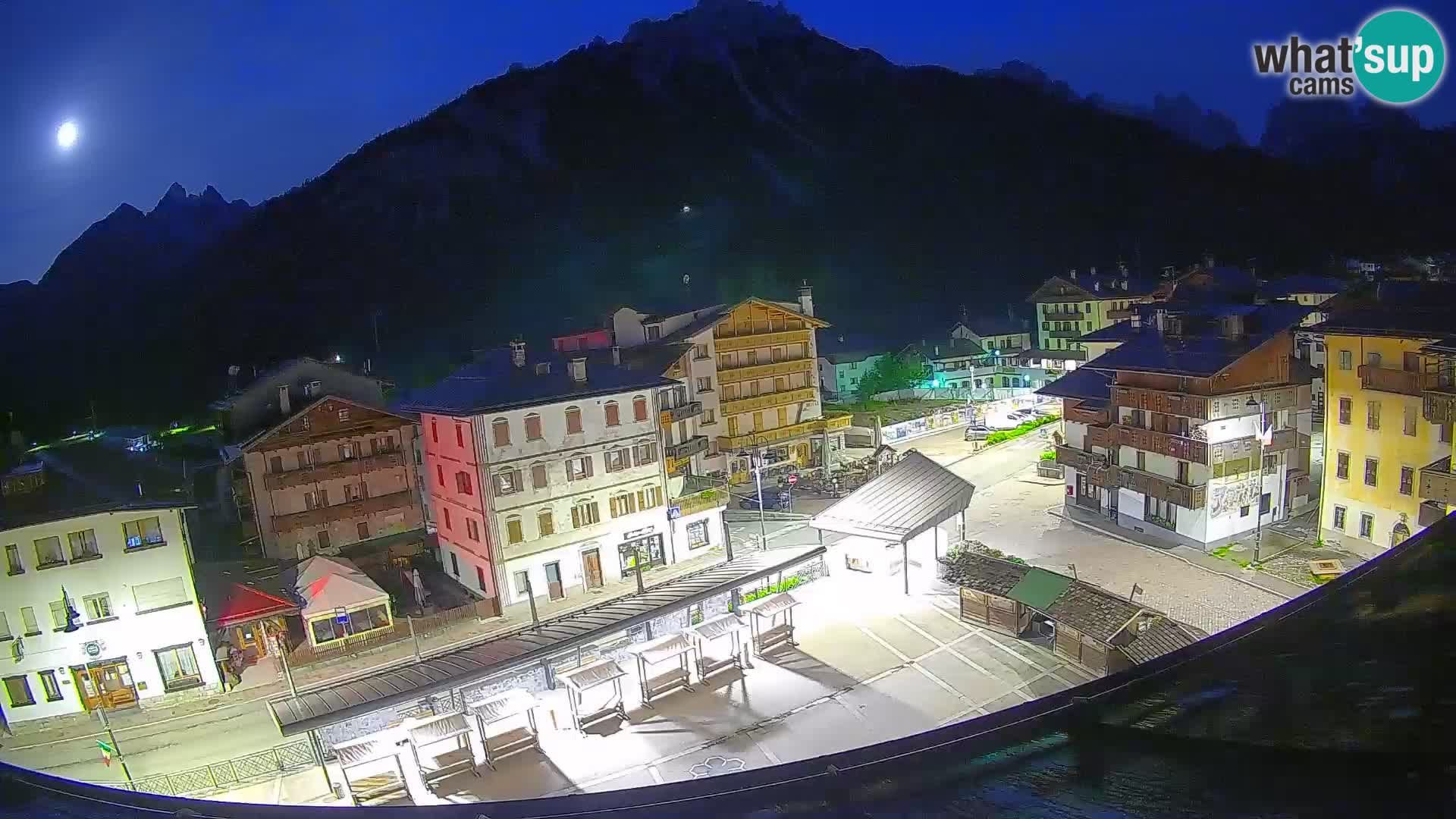Plaza principal de Forni di Sopra