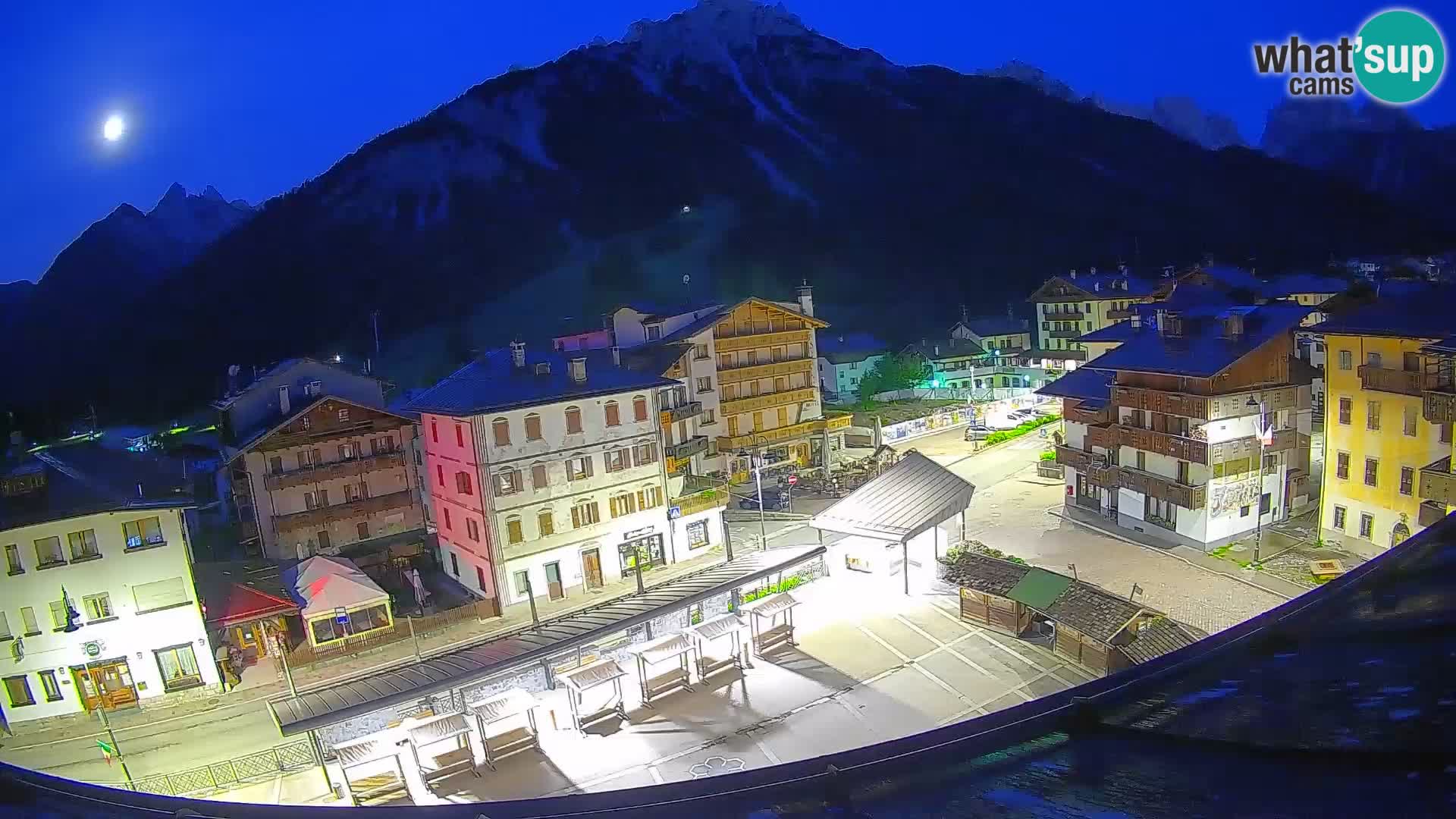 Piazza centrale di Forni di Sopra