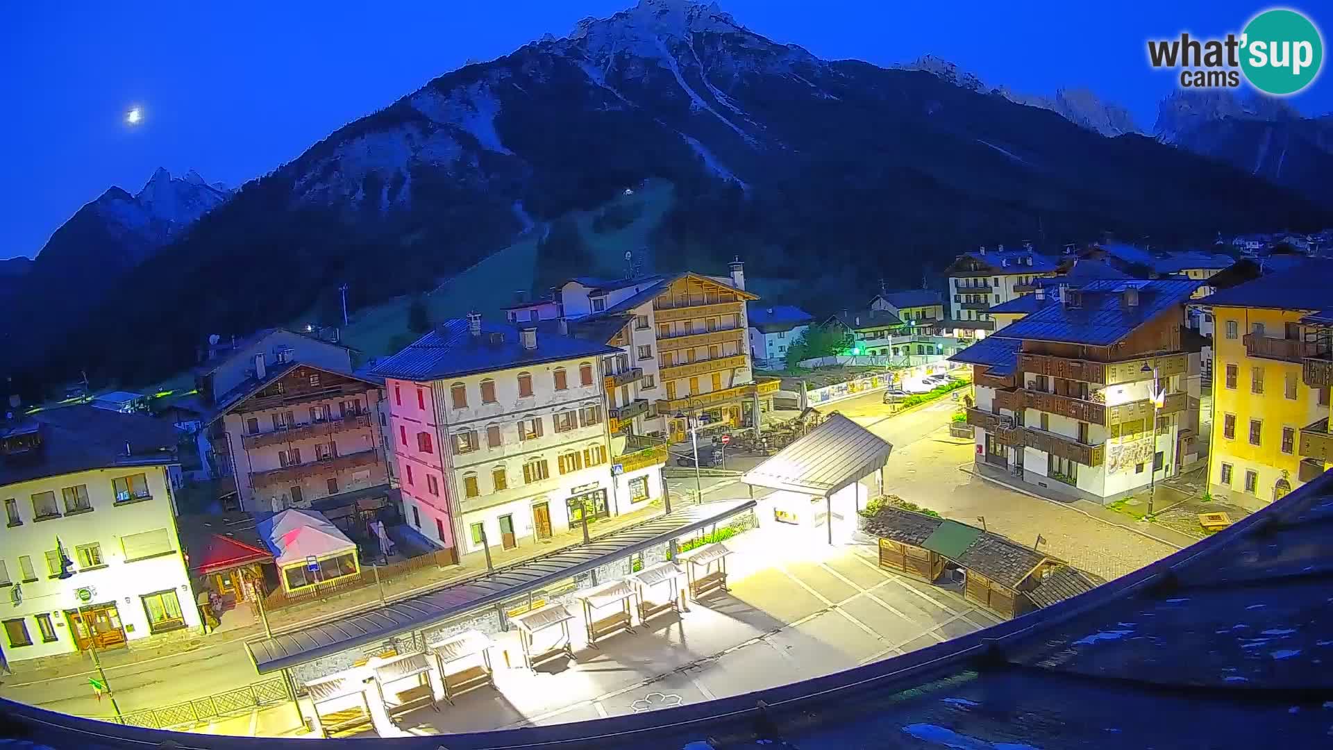 Piazza centrale di Forni di Sopra
