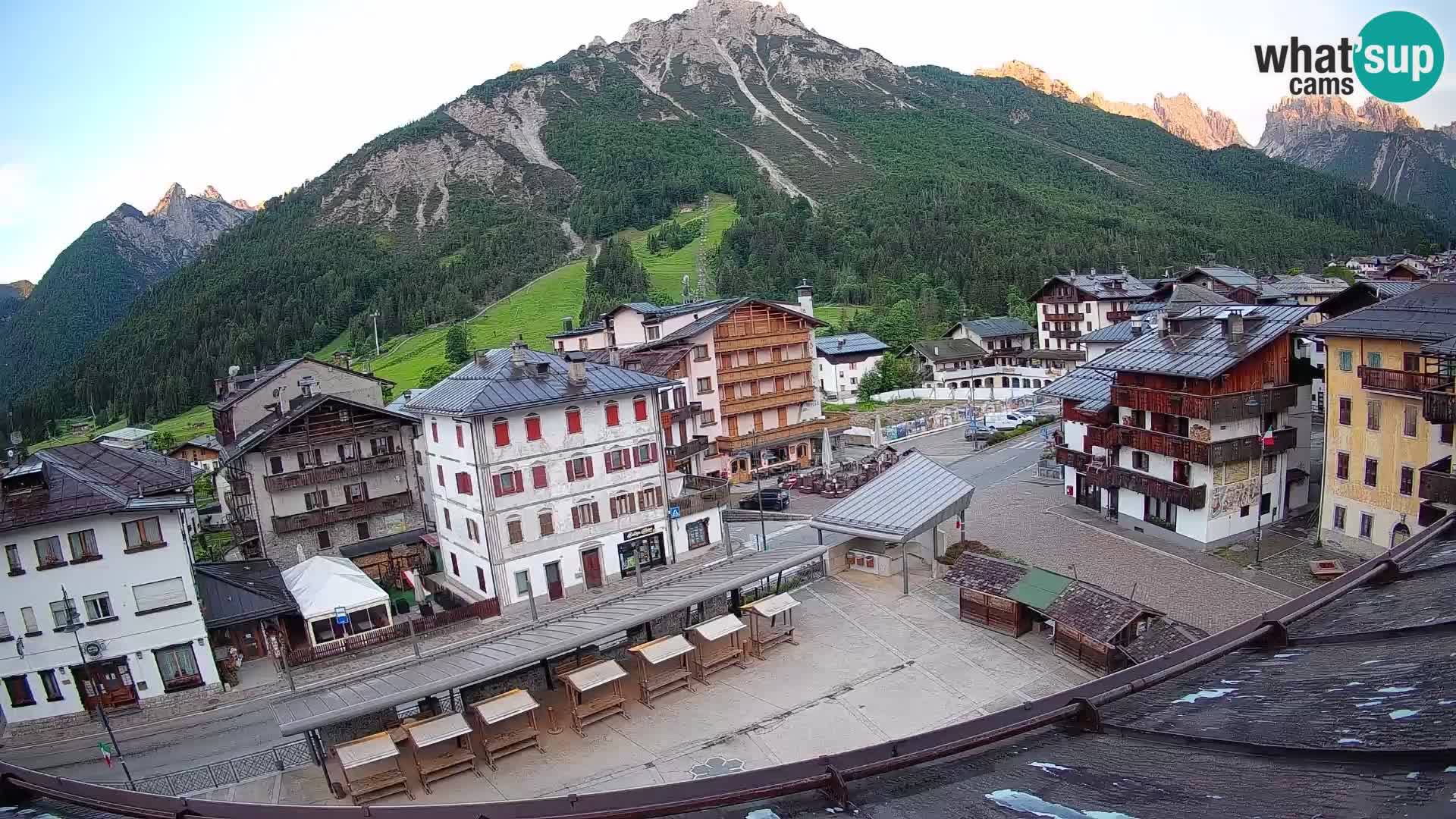 Piazza centrale di Forni di Sopra
