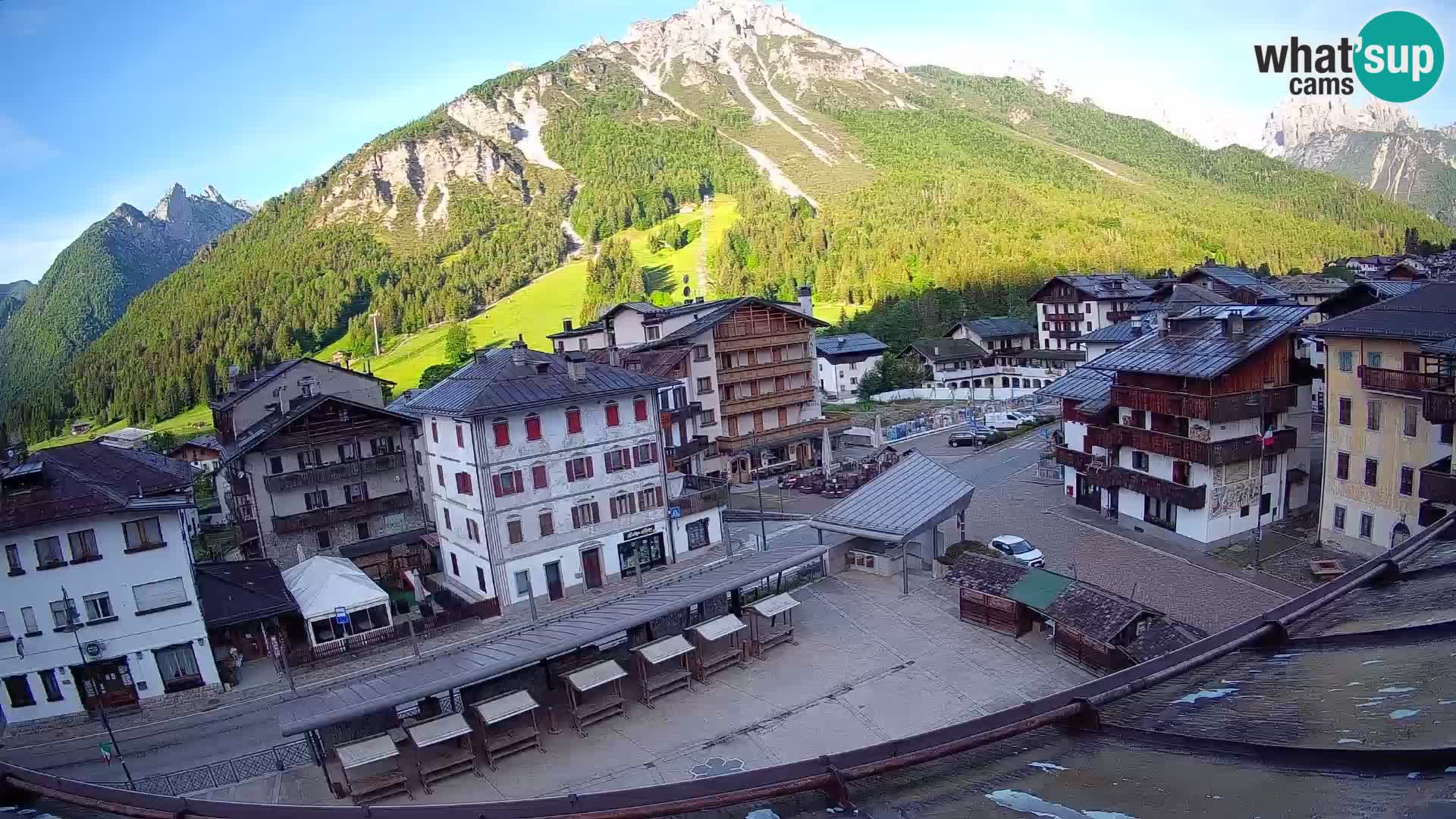 Plaza principal de Forni di Sopra
