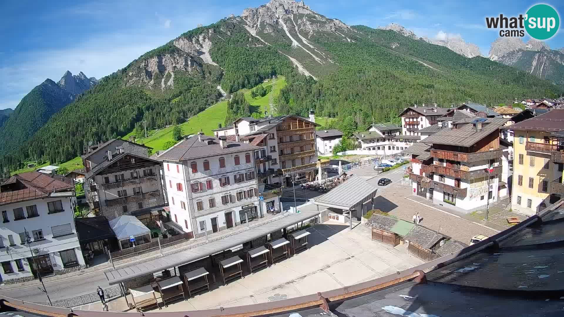 Plaza principal de Forni di Sopra