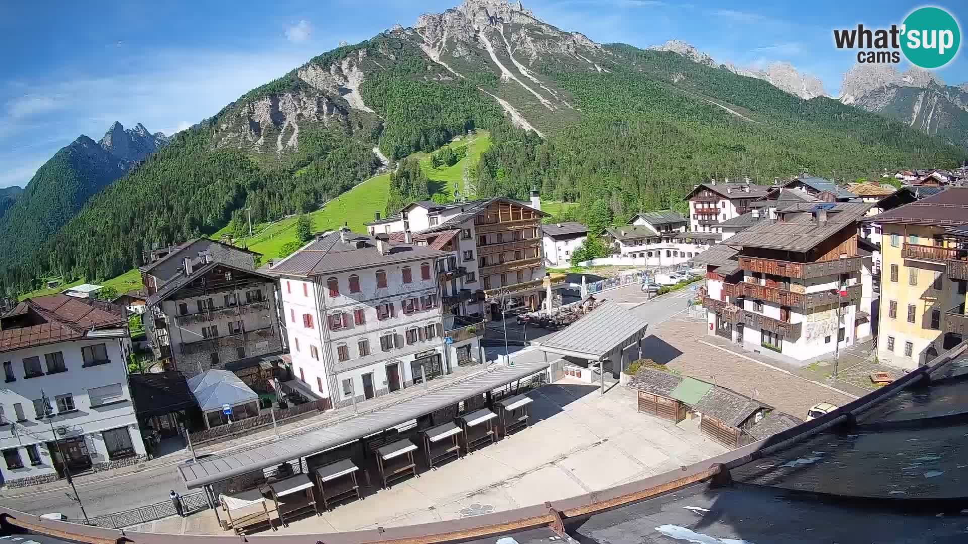 Plaza principal de Forni di Sopra
