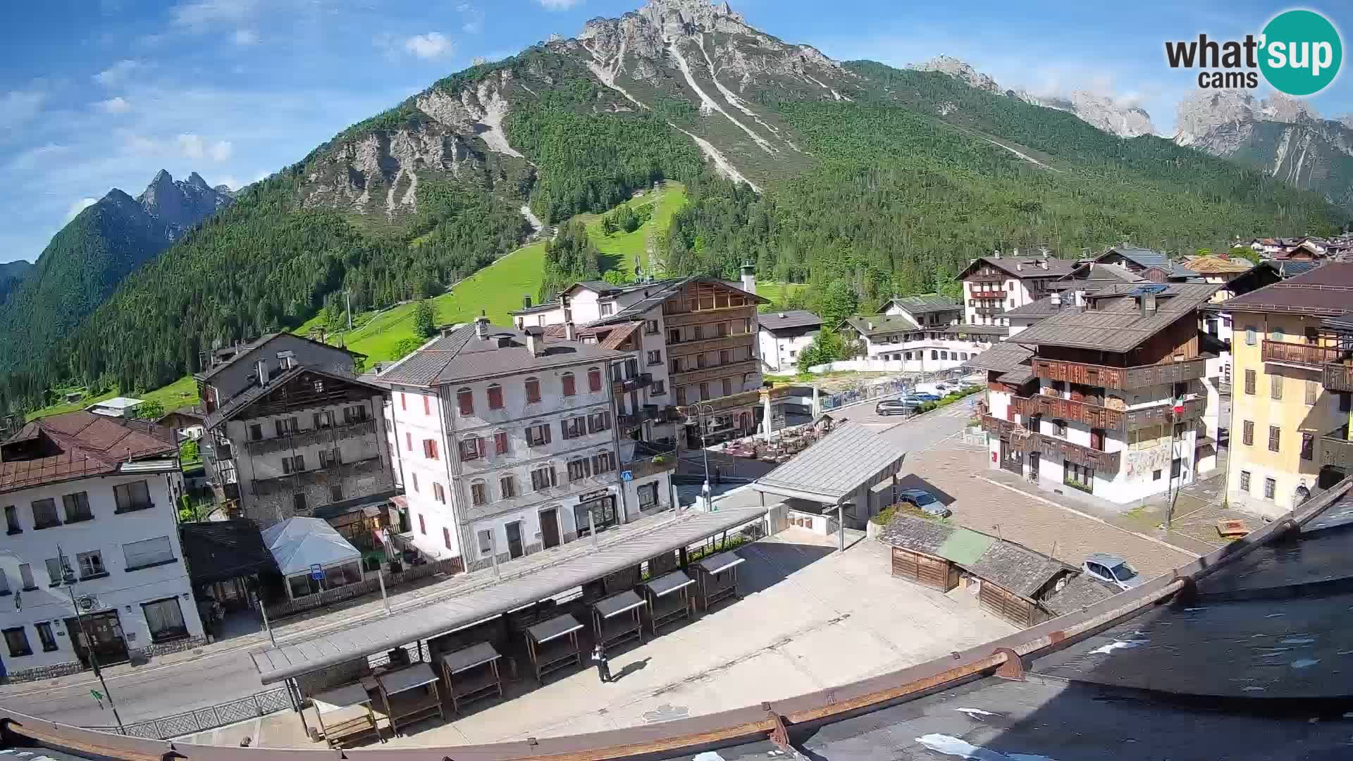 Piazza centrale di Forni di Sopra