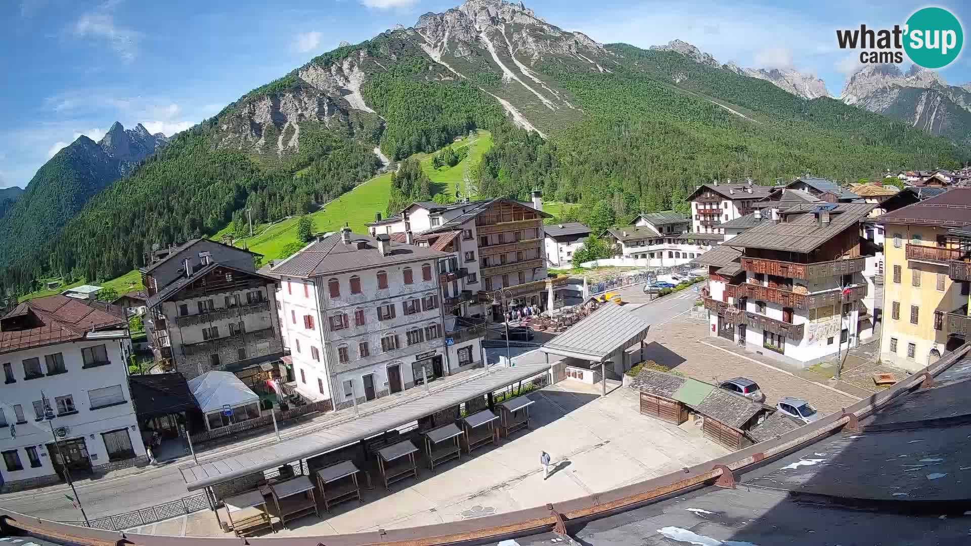 Plaza principal de Forni di Sopra