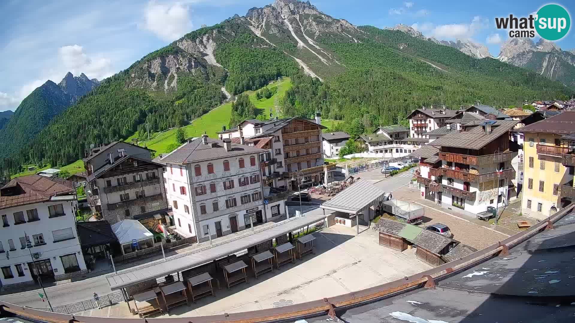 Piazza centrale di Forni di Sopra