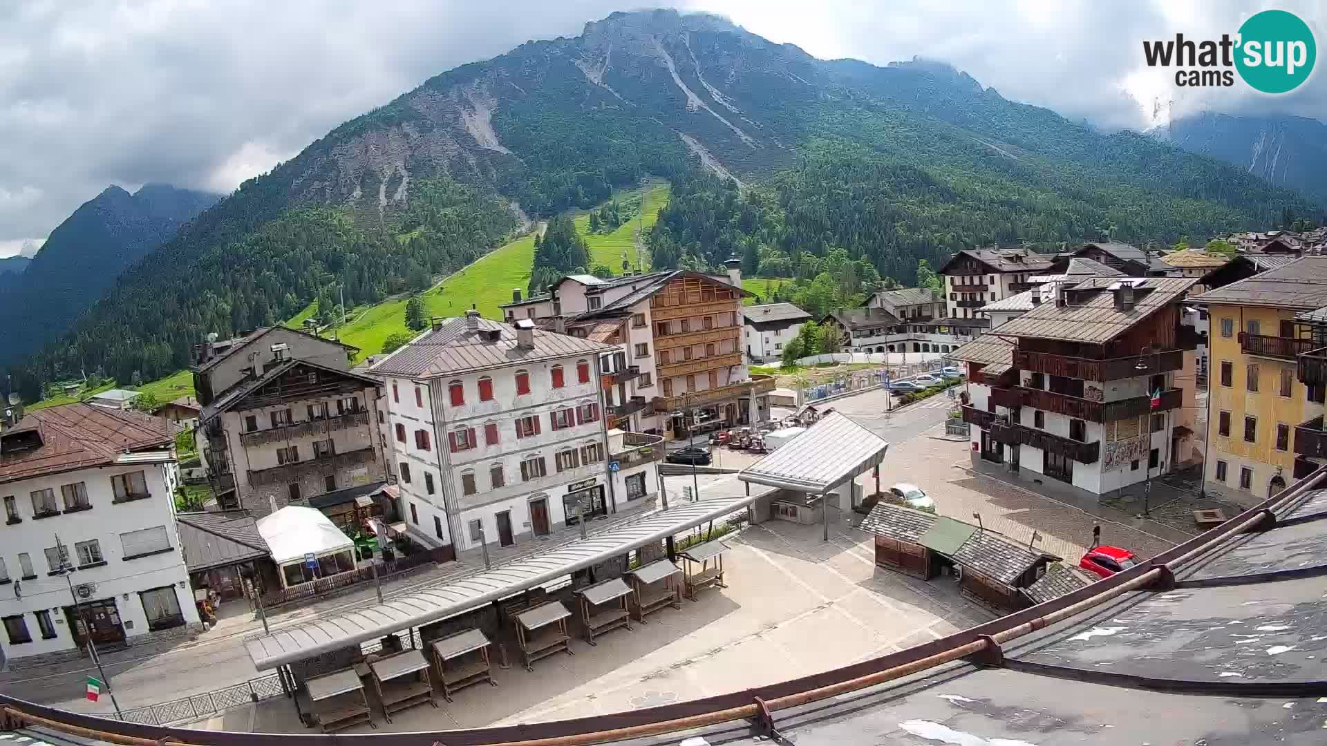 Plaza principal de Forni di Sopra