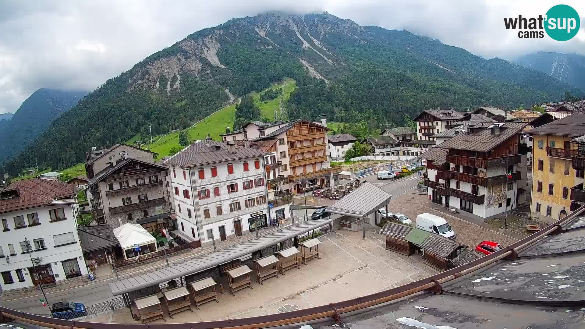 Plaza principal de Forni di Sopra