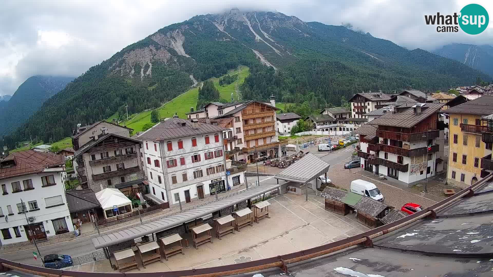Piazza centrale di Forni di Sopra