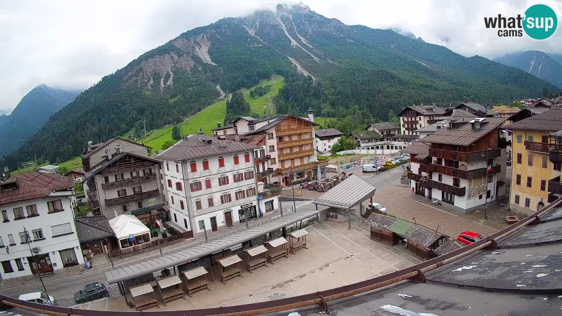 Hauptplatz von Forni di Sopra
