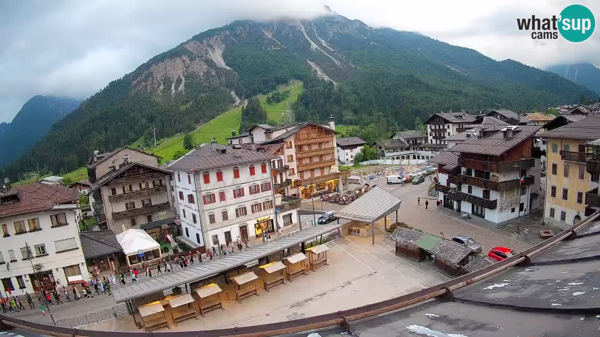 Piazza centrale di Forni di Sopra