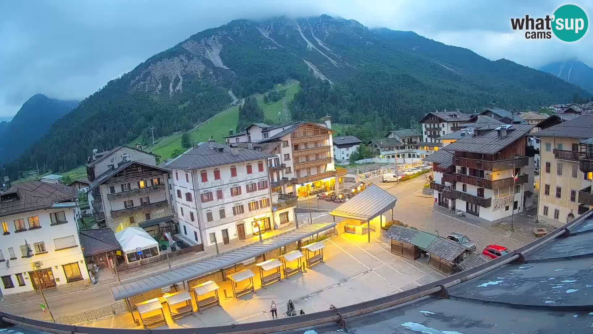 Piazza centrale di Forni di Sopra
