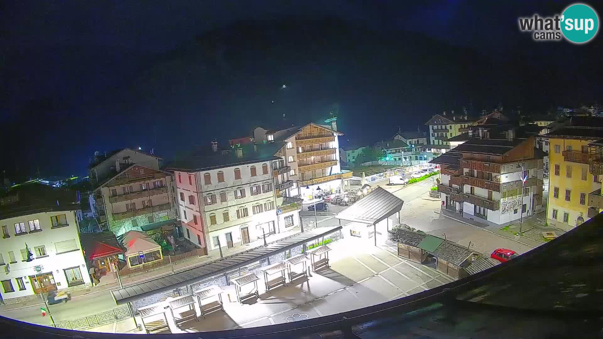 Plaza principal de Forni di Sopra