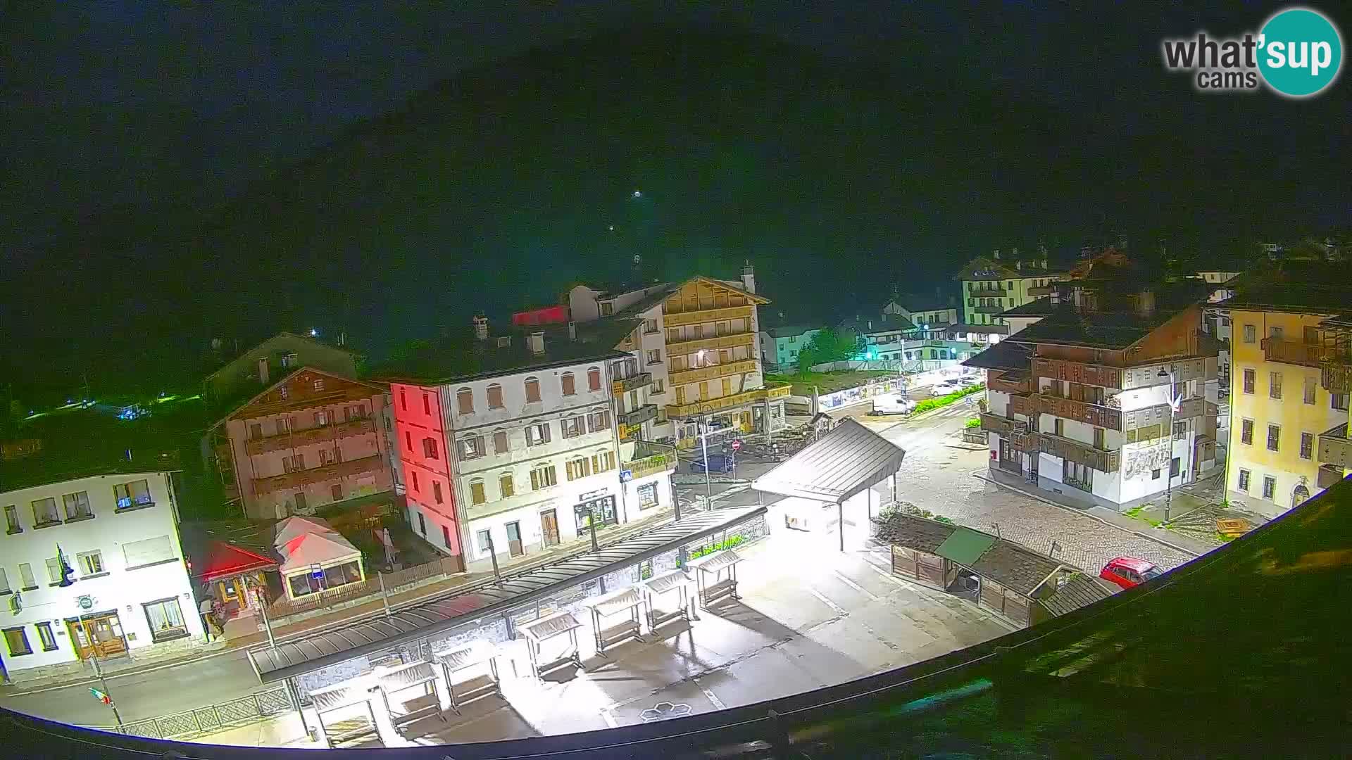 Piazza centrale di Forni di Sopra