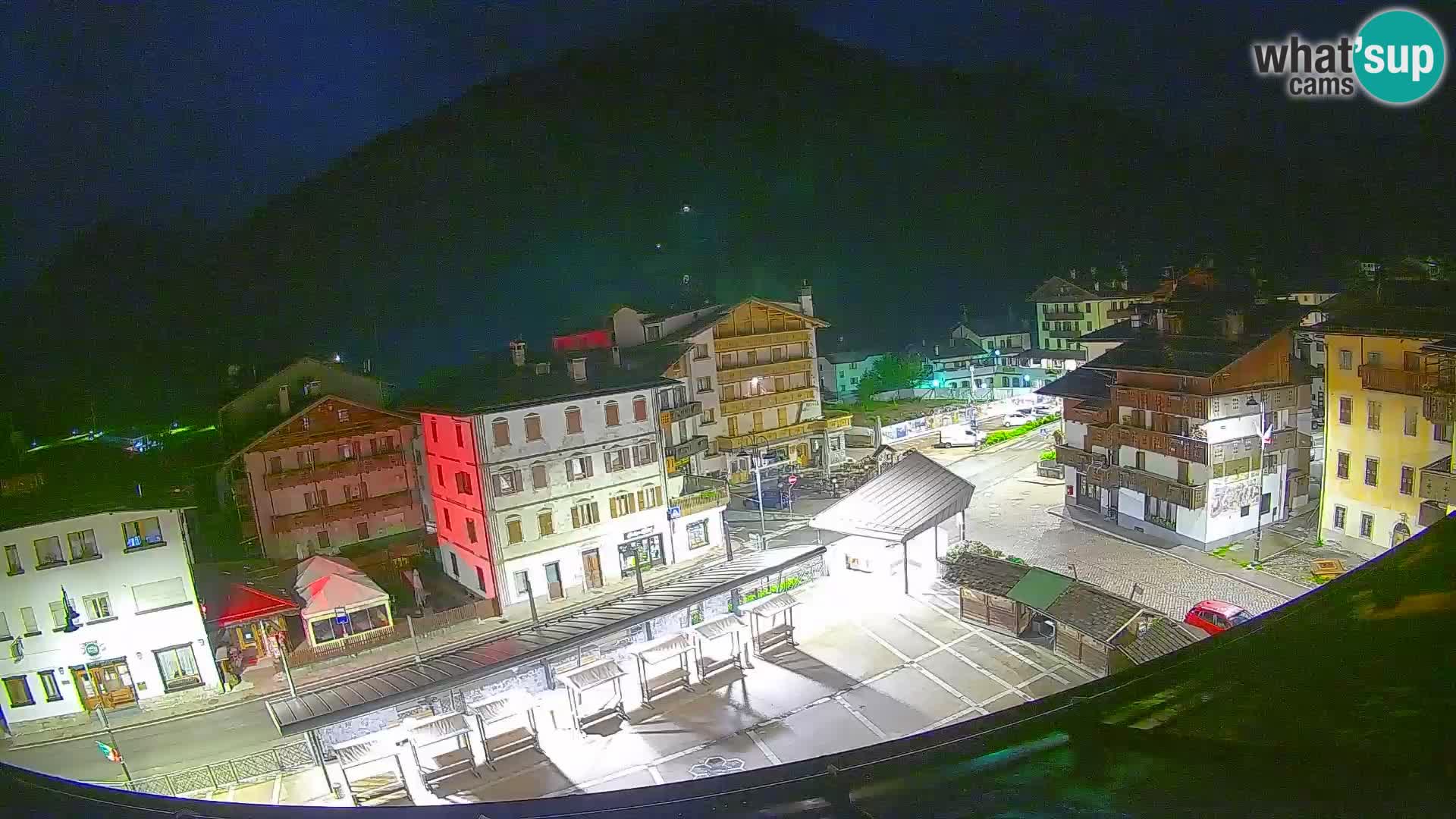 Piazza centrale di Forni di Sopra
