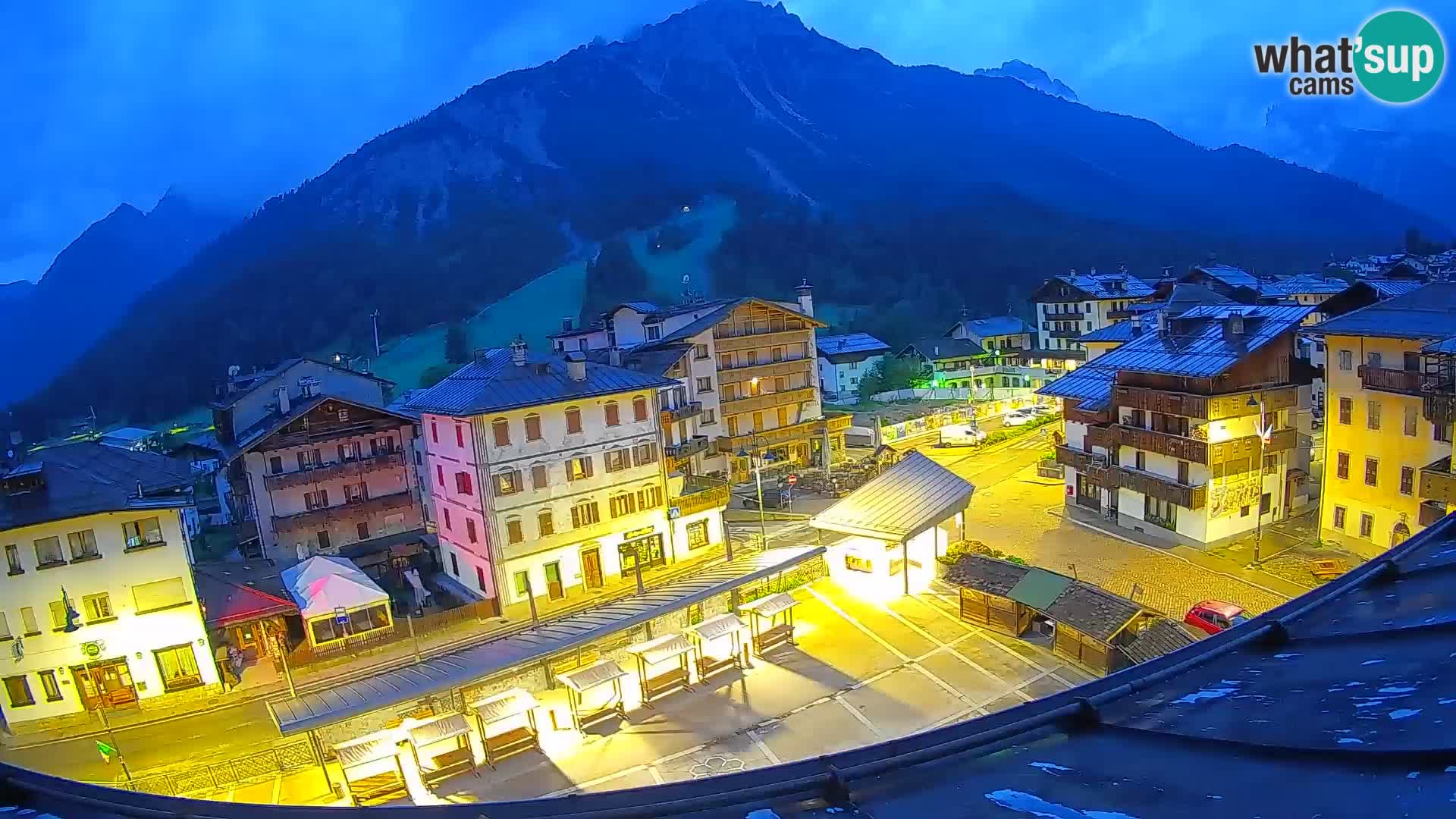 Piazza centrale di Forni di Sopra
