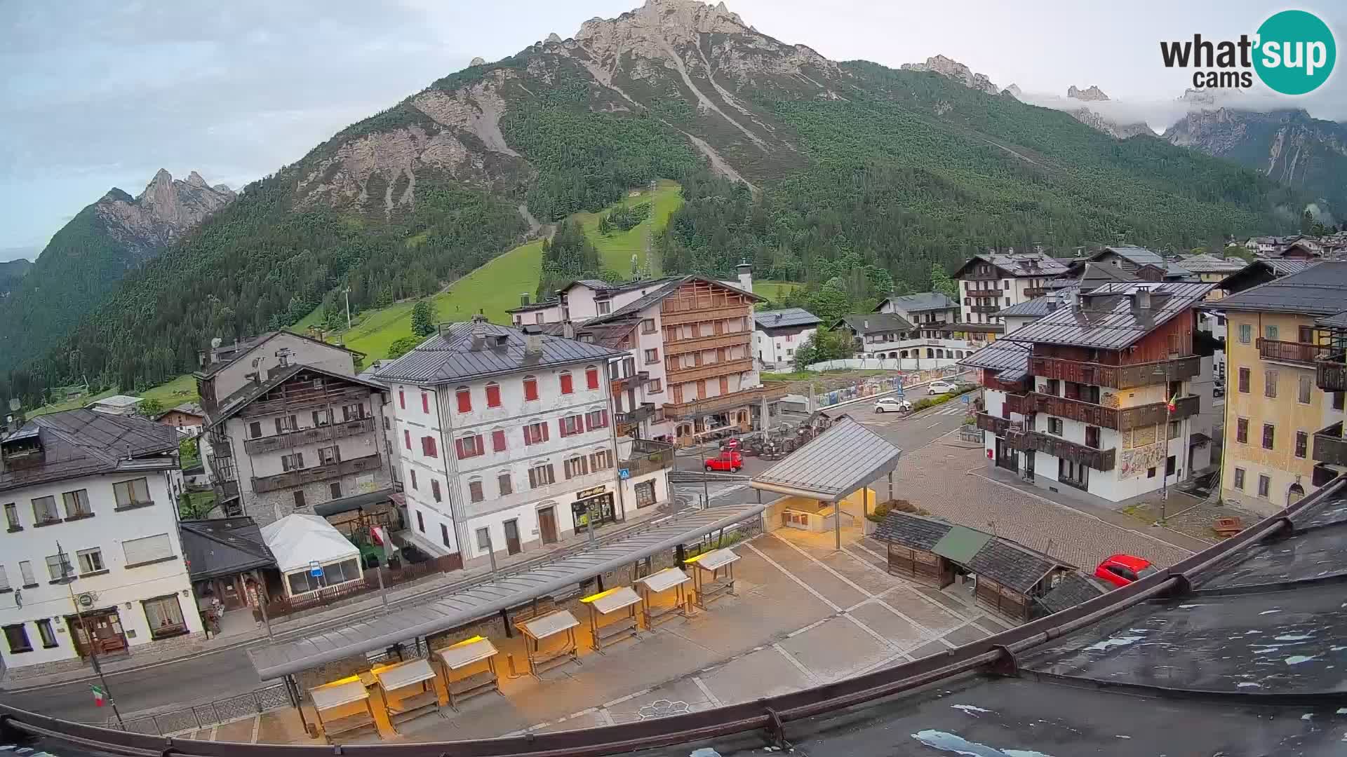 Piazza centrale di Forni di Sopra