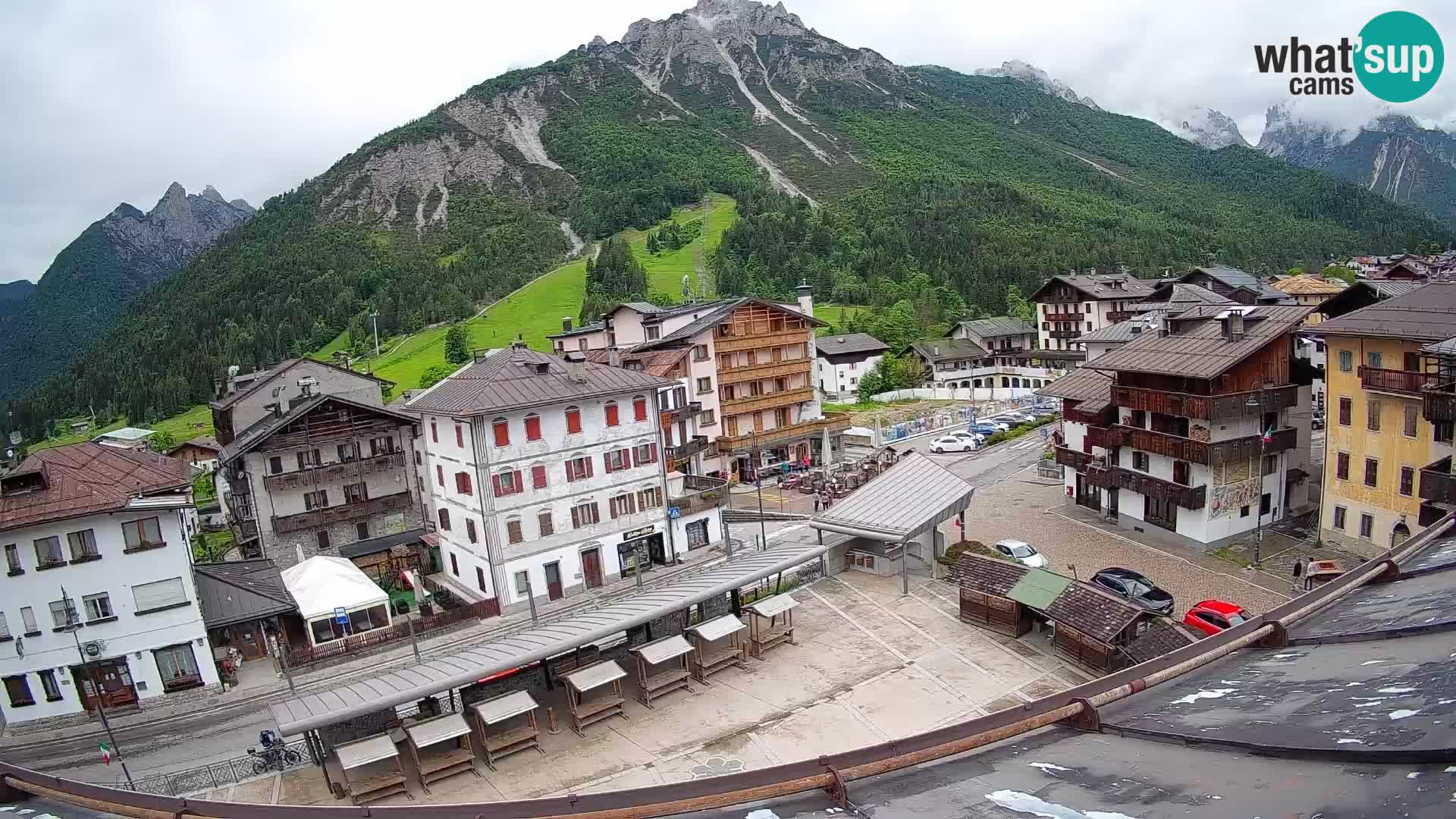 Plaza principal de Forni di Sopra