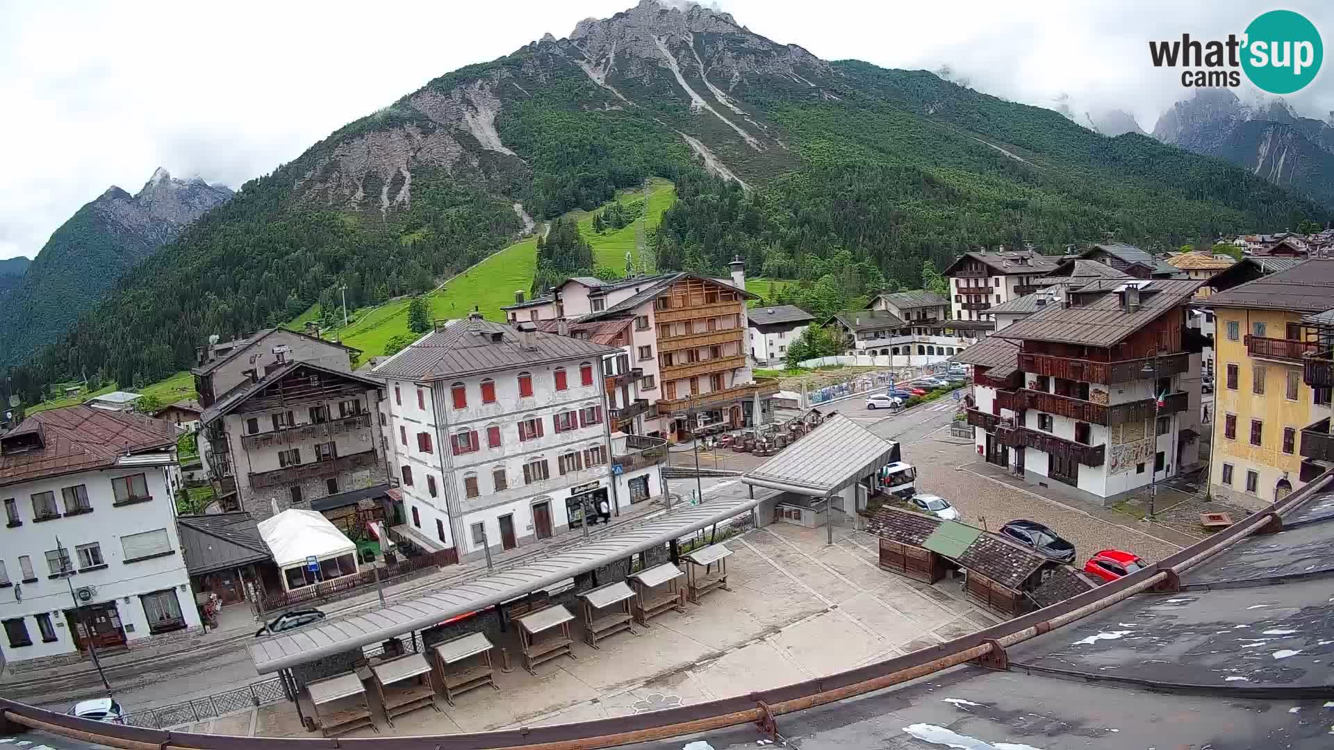 Plaza principal de Forni di Sopra