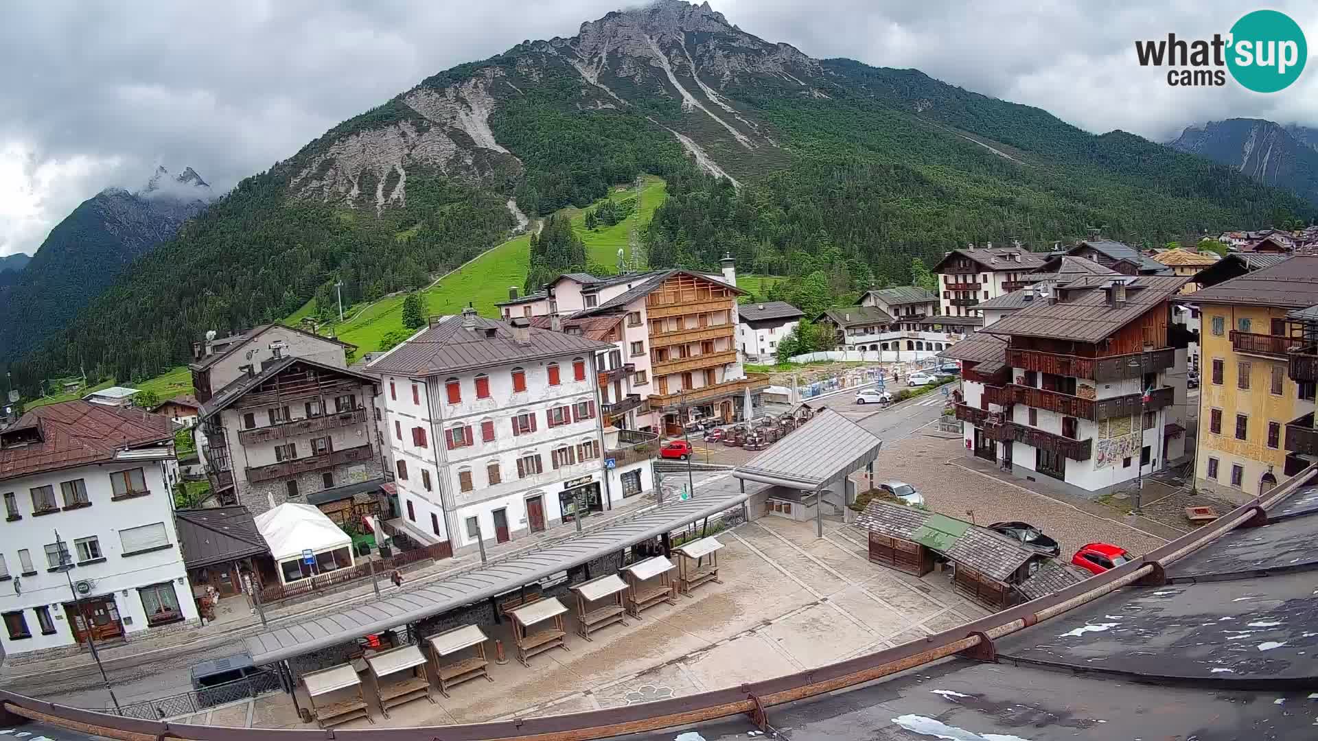 Plaza principal de Forni di Sopra