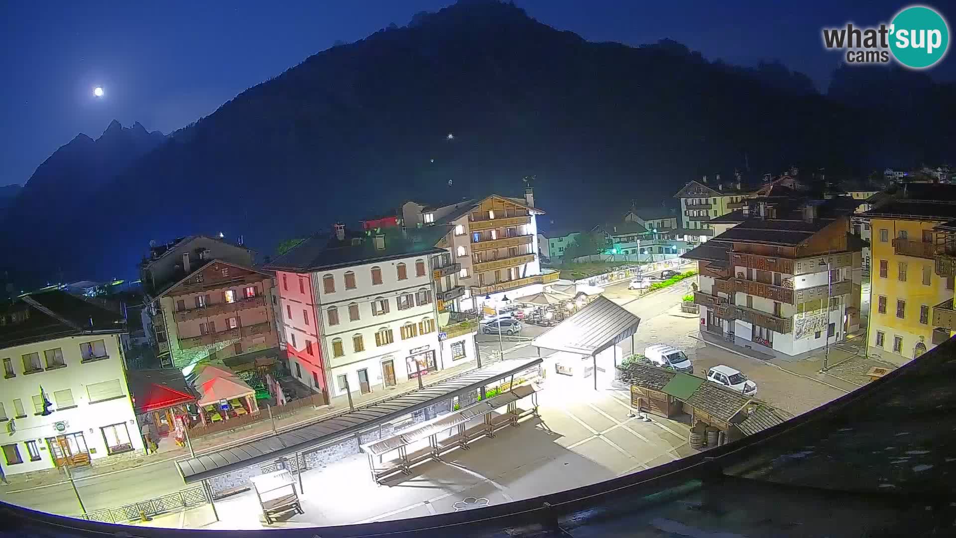 Piazza centrale di Forni di Sopra