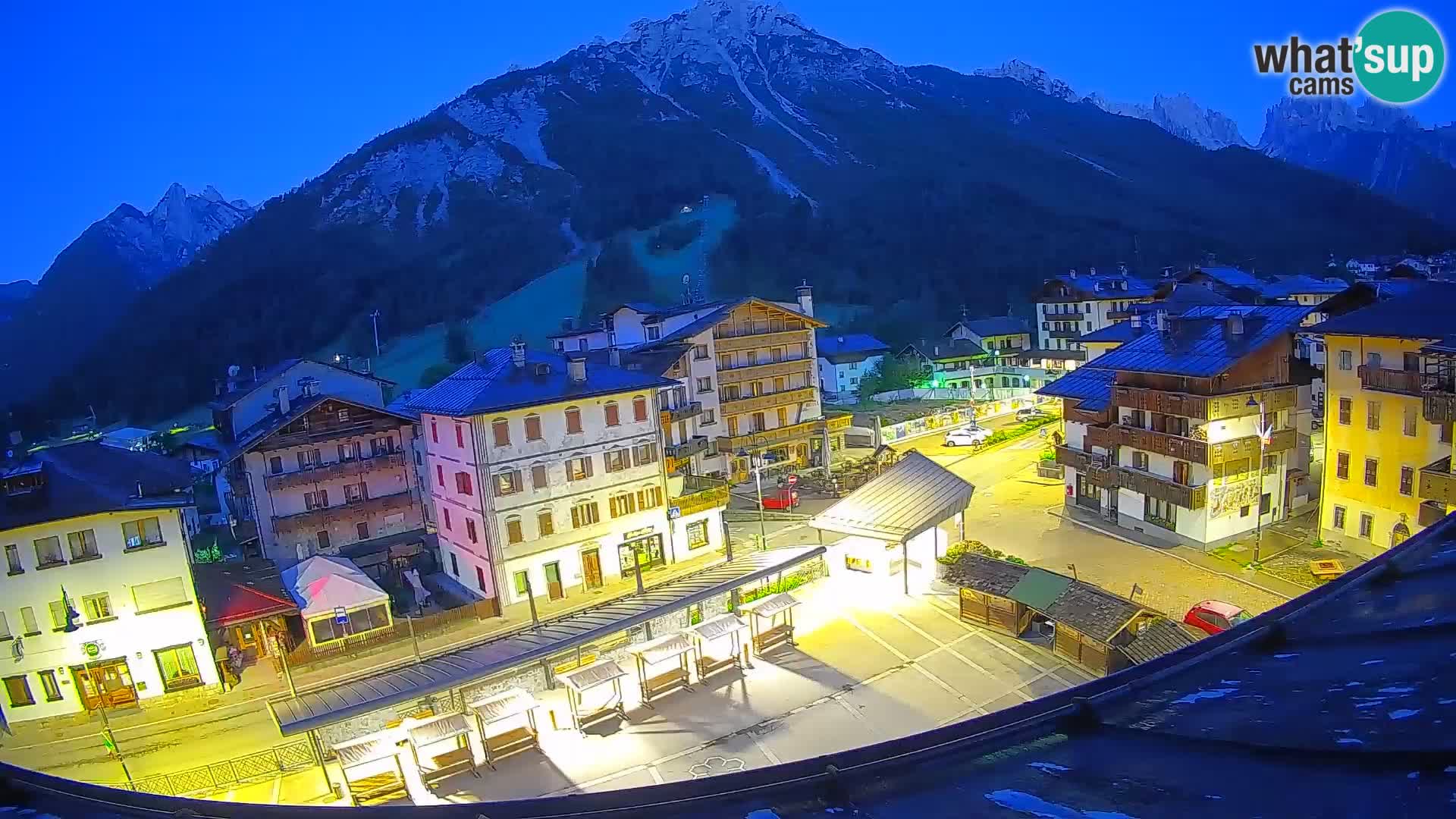 Piazza centrale di Forni di Sopra