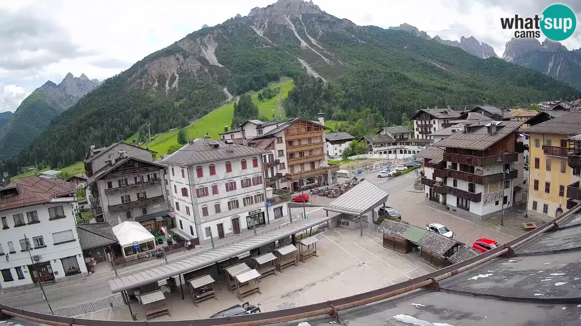 Plaza principal de Forni di Sopra