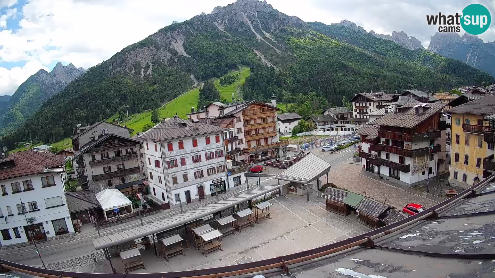 Piazza centrale di Forni di Sopra
