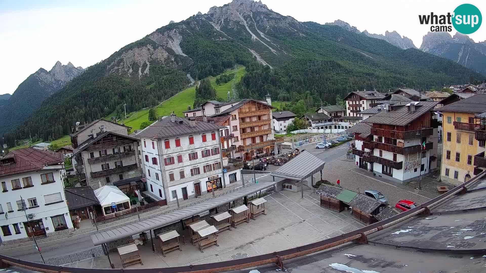 Plaza principal de Forni di Sopra